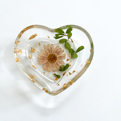 Floral Heart Trinket Dish – Preserved Flowers in Crystal-Clear Resin