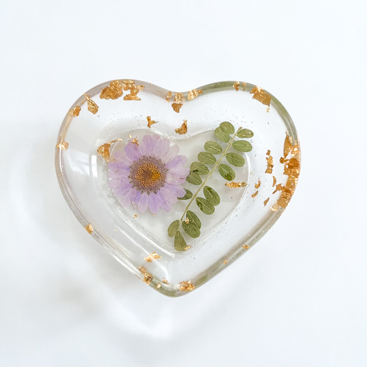 Floral Heart Trinket Dish – Preserved Flowers in Crystal-Clear Resin