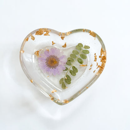 Floral Heart Trinket Dish – Preserved Flowers in Crystal-Clear Resin