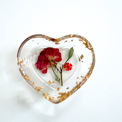 Floral Heart Trinket Dish – Preserved Flowers in Crystal-Clear Resin