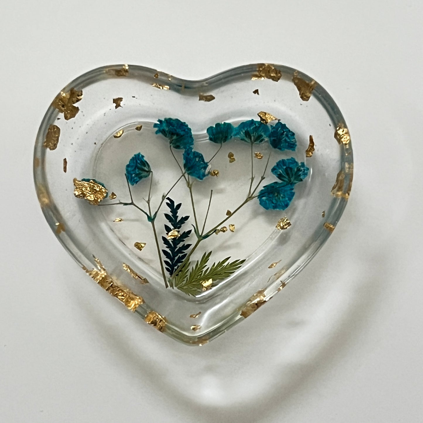 Floral Heart Trinket Dish – Preserved Flowers in Crystal-Clear Resin