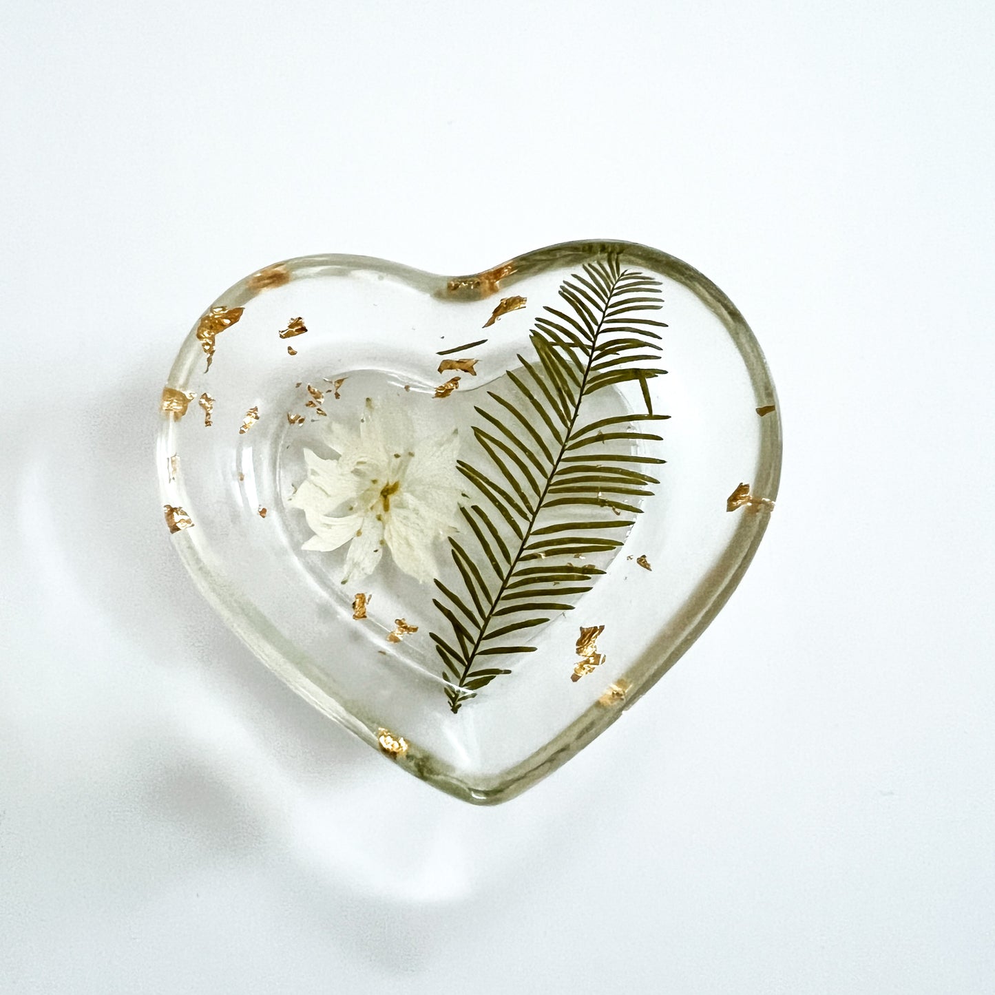 Floral Heart Trinket Dish – Preserved Flowers in Crystal-Clear Resin