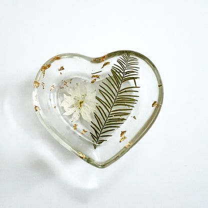 Floral Heart Trinket Dish – Preserved Flowers in Crystal-Clear Resin