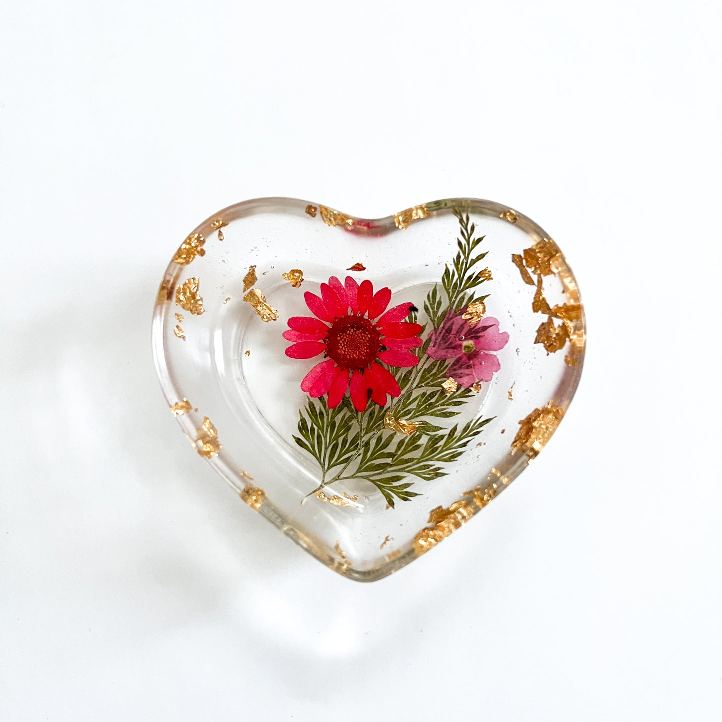 Floral Heart Trinket Dish – Preserved Flowers in Crystal-Clear Resin