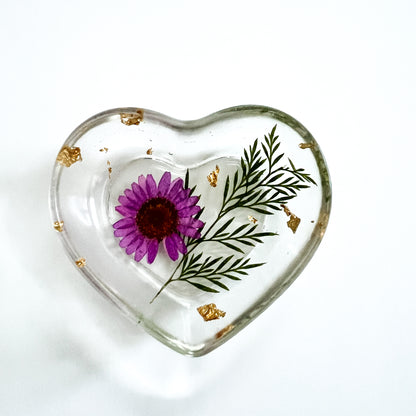 Floral Heart Trinket Dish – Preserved Flowers in Crystal-Clear Resin
