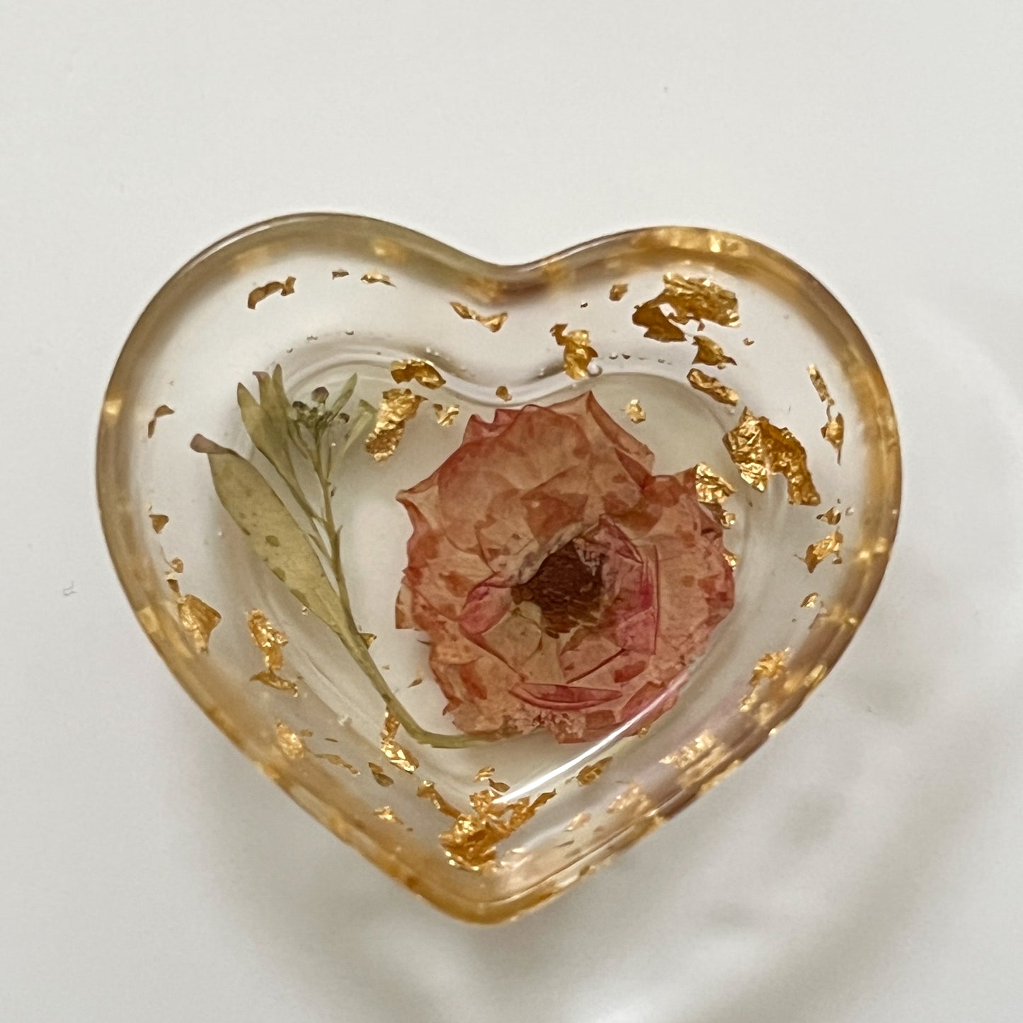 Floral Heart Trinket Dish – Preserved Flowers in Crystal-Clear Resin