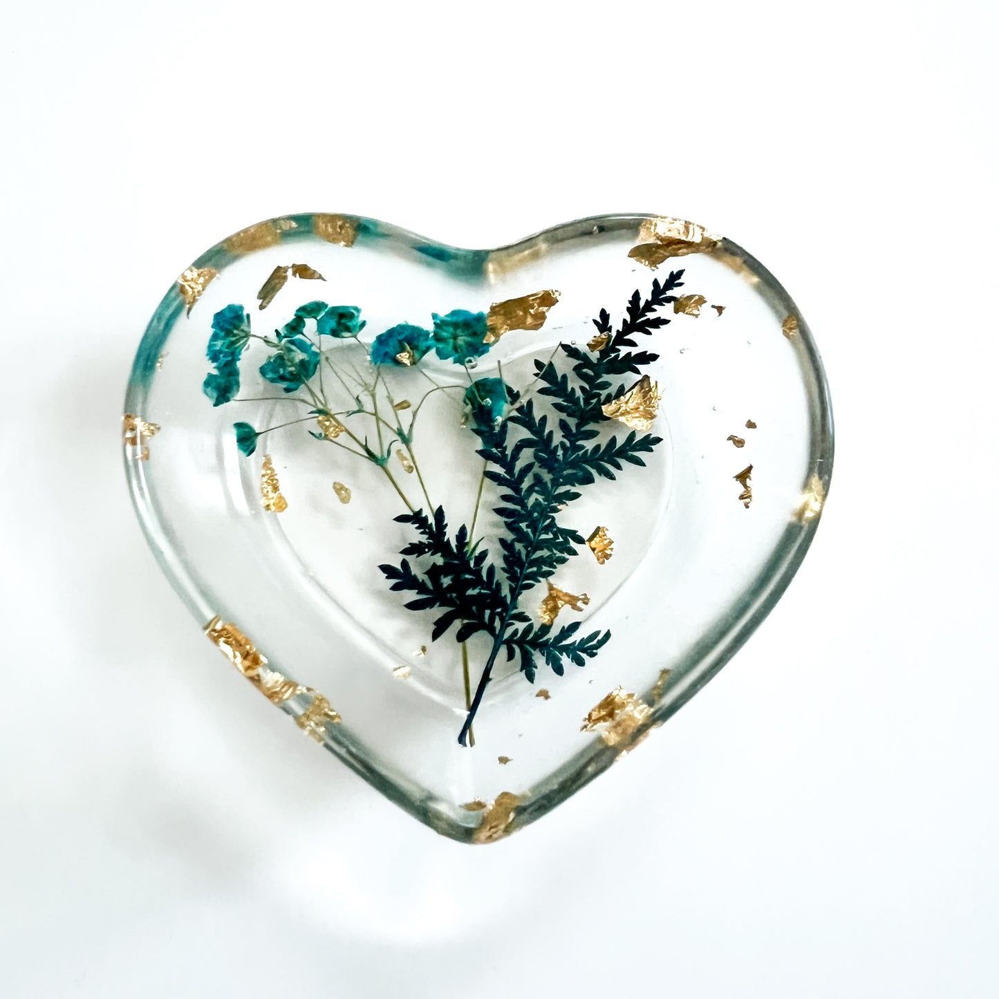 Floral Heart Trinket Dish – Preserved Flowers in Crystal-Clear Resin