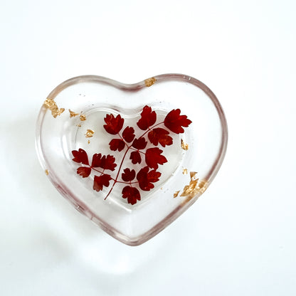 Floral Heart Trinket Dish – Preserved Flowers in Crystal-Clear Resin