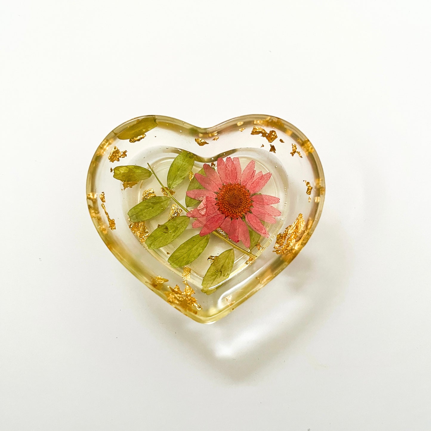 Floral Heart Trinket Dish – Preserved Flowers in Crystal-Clear Resin