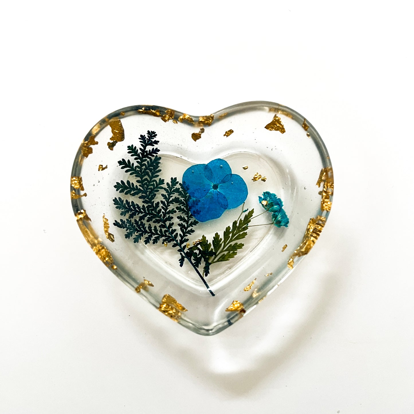 Floral Heart Trinket Dish – Preserved Flowers in Crystal-Clear Resin
