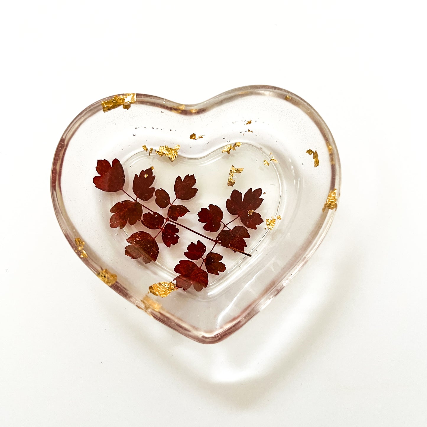 Floral Heart Trinket Dish – Preserved Flowers in Crystal-Clear Resin