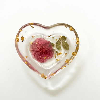 Floral Heart Trinket Dish – Preserved Flowers in Crystal-Clear Resin